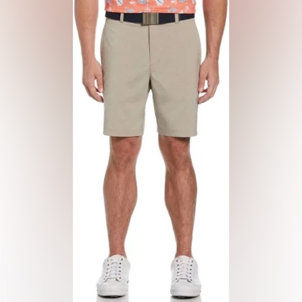Men’s Nicklaus flat front Khaki shorts size 38